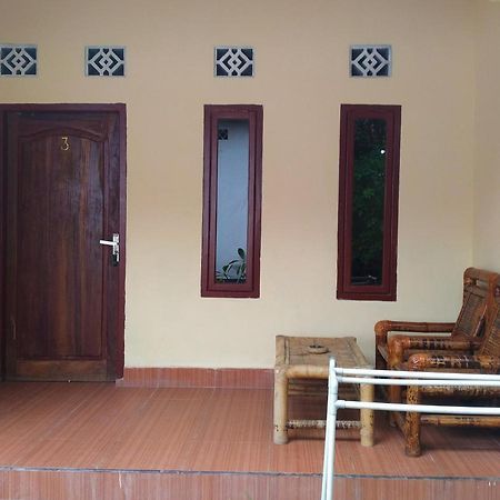 Kuta Garden Homestay ภายนอก รูปภาพ