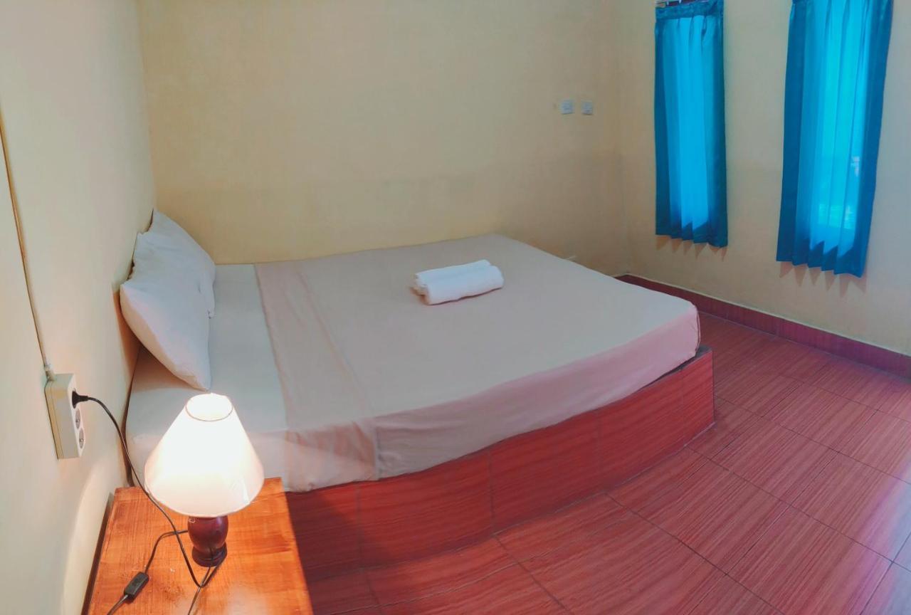 Kuta Garden Homestay ภายนอก รูปภาพ